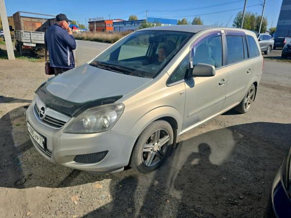 Opel Zafira B Рестайлинг с пробегом 2010 года, цена 650 000 рублей, 179800 км, минивэн, Автокод Объявления