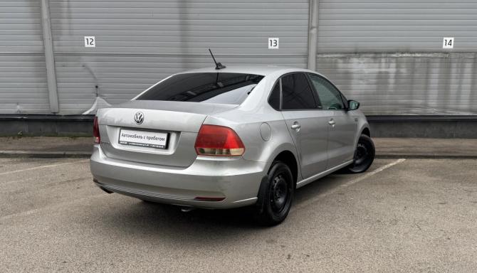 Volkswagen Polo V Рестайлинг с пробегом 2017 года, цена 929 000 рублей, 195640 км, седан, Автокод Объявления