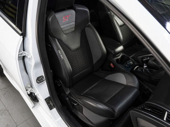 Ford Focus ST III с пробегом 2012 года, цена 1 729 000 рублей, 182394 км, хэтчбек, Автокод Объявления