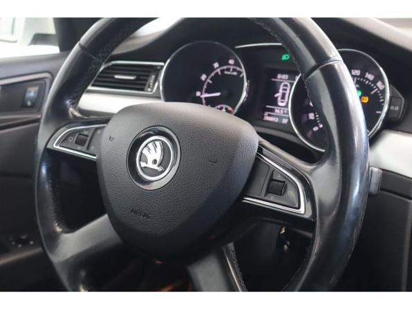 Skoda Superb II Рестайлинг с пробегом 2014 года, цена 974 800 рублей, 288009 км, лифтбек, Автокод Объявления