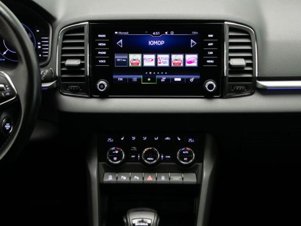Skoda Karoq I Рестайлинг с пробегом 2021 года, цена 2 475 000 рублей, 44000 км, внедорожник, Автокод Объявления