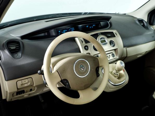 Renault Scenic II Рестайлинг с пробегом 2009 года, цена 598 000 рублей, 177207 км, компактвэн, Автокод Объявления