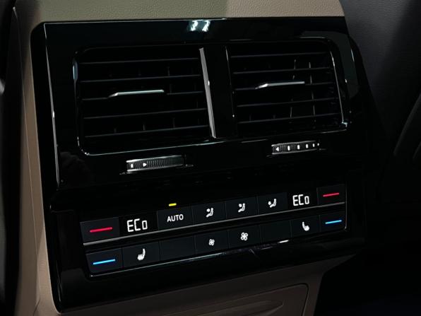 Volkswagen Touareg III с пробегом 2020 года, цена 4 500 000 рублей, 128256 км, внедорожник, Автокод Объявления