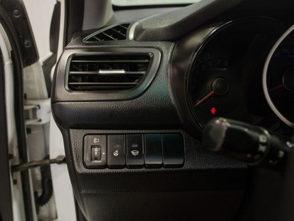 Kia Rio III Рестайлинг с пробегом 2015 года, цена 1 090 000 рублей, 157606 км, хэтчбек, Автокод Объявления