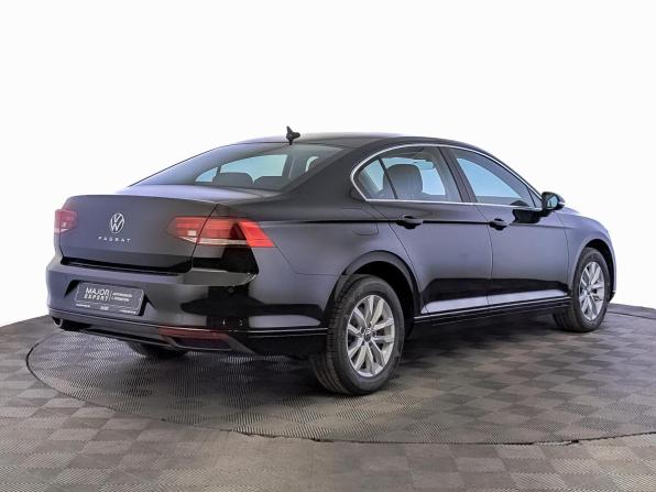 Volkswagen Passat B8 Рестайлинг с пробегом 2021 года, цена 2 210 000 рублей, 90268 км, седан, Автокод Объявления