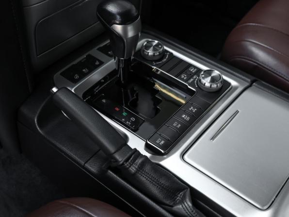 Toyota Land Cruiser 200 Series Рестайлинг 2 с пробегом 2018 года, цена 5 198 000 рублей, 261815 км, внедорожник, Автокод Объявления
