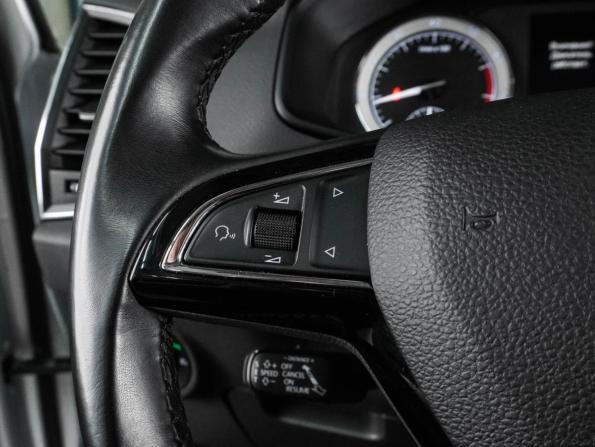 Skoda Karoq I с пробегом 2020 года, цена 2 275 000 рублей, 125737 км, внедорожник, Автокод Объявления