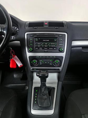 Skoda Octavia II (A5) Рестайлинг с пробегом 2012 года, цена 888 000 рублей, 186812 км, лифтбек, Автокод Объявления