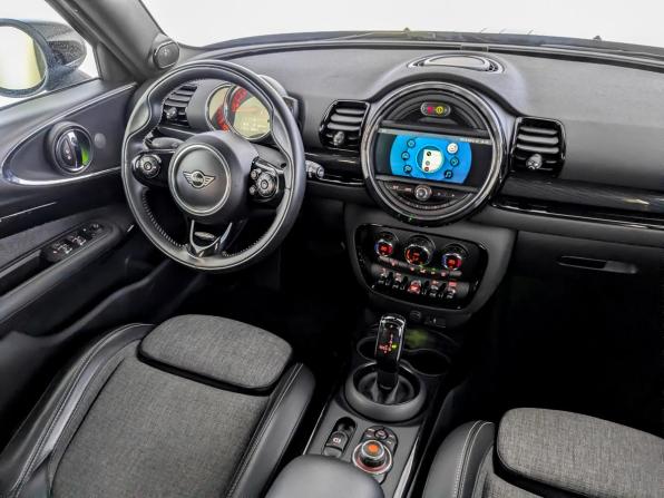 Mini Clubman II Рестайлинг с пробегом 2019 года, цена 1 910 000 рублей, 187144 км, универсал, Автокод Объявления