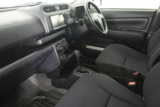 Toyota Probox I Рестайлинг с пробегом 2018 года, цена 1 079 000 рублей, 104639 км, универсал, Автокод Объявления