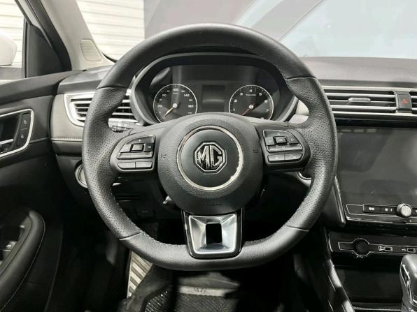 MG 5 I Рестайлинг с пробегом 2023 года, цена 1 695 000 рублей, 2128 км, седан, Автокод Объявления
