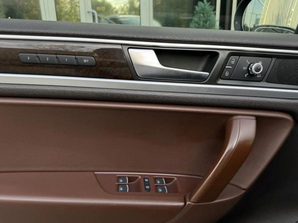 Volkswagen Touareg II Рестайлинг с пробегом 2014 года, цена 2 099 000 рублей, 288100 км, внедорожник, Автокод Объявления