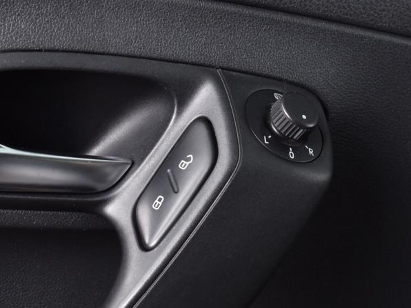 Volkswagen Polo V Рестайлинг с пробегом 2016 года, цена 1 049 995 рублей, 149983 км, седан, Автокод Объявления