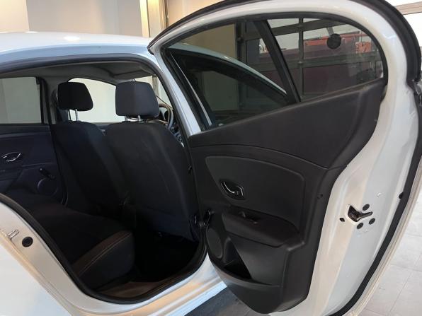 Renault Fluence I Рестайлинг с пробегом 2014 года, цена 650 000 рублей, 193241 км, седан, Автокод Объявления