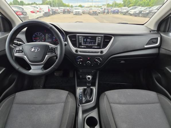 Hyundai Solaris II с пробегом 2017 года, цена 890 000 рублей, 149052 км, седан, Автокод Объявления