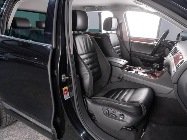 Volkswagen Touareg II с пробегом 2011 года, цена 2 319 000 рублей, 225731 км, внедорожник, Автокод Объявления