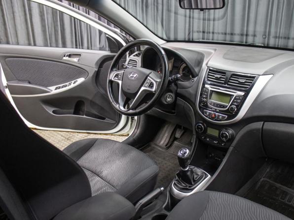Hyundai Solaris I с пробегом 2011 года, цена 550 000 рублей, 234295 км, седан, Автокод Объявления