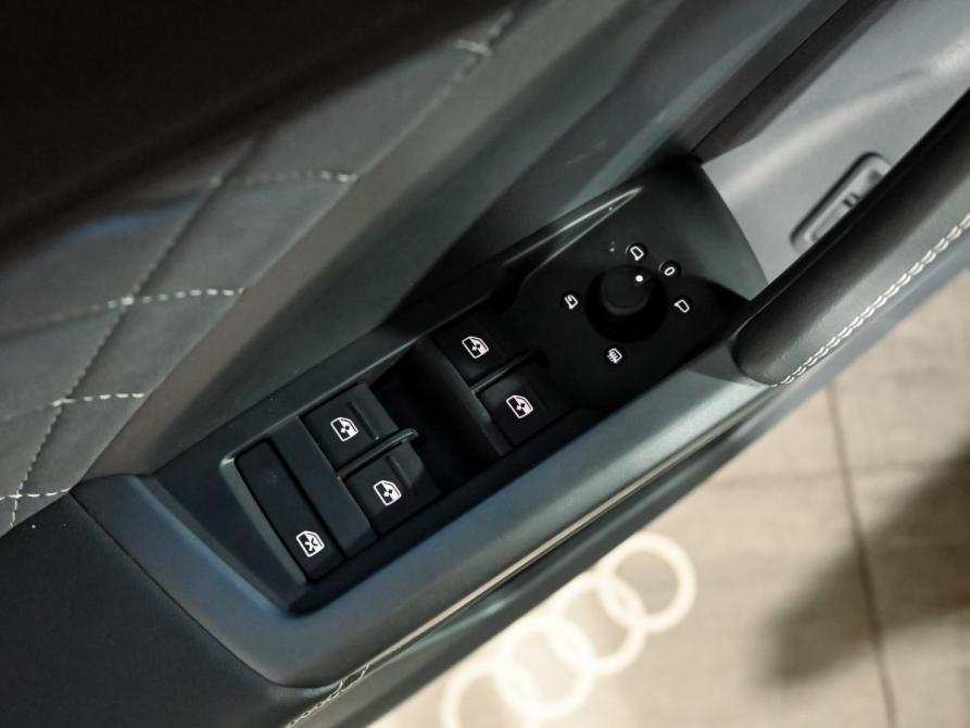 Audi Q3 II (F3) Екатеринбург  - изображение 13