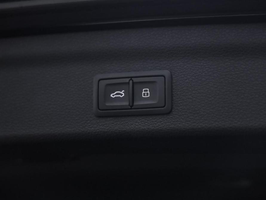 Audi Q3 II (F3) Санкт-Петербург  - изображение 32
