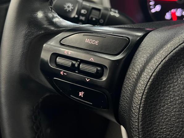 Kia Rio IV Рестайлинг с пробегом 2021 года, цена 1 230 000 рублей, 160988 км, седан, Автокод Объявления