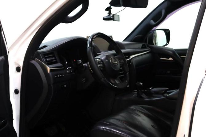 Lexus LX III Рестайлинг 2 с пробегом 2019 года, цена 8 990 000 рублей, 224142 км, внедорожник, Автокод Объявления