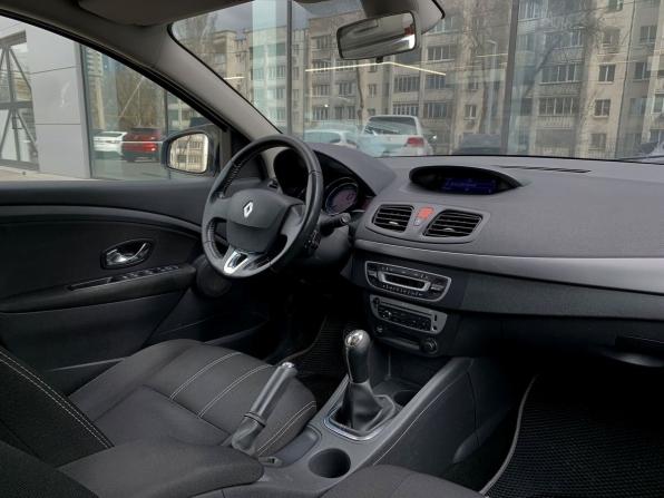 Renault Fluence I Рестайлинг с пробегом 2014 года, цена 690 000 рублей, 196978 км, седан, Автокод Объявления