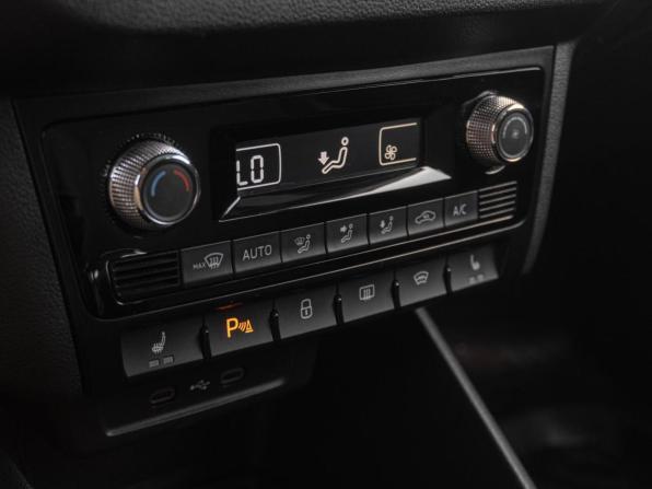Skoda Rapid II с пробегом 2021 года, цена 1 979 000 рублей, 87413 км, лифтбек, Автокод Объявления