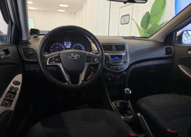Hyundai Solaris I Рестайлинг с пробегом 2014 года, цена 999 000 рублей, 165000 км, седан, Автокод Объявления