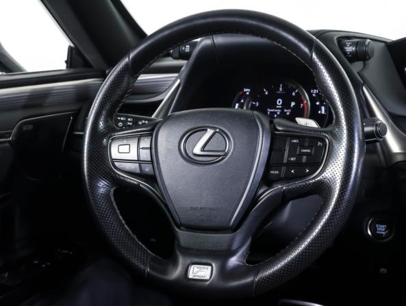 Lexus ES VII с пробегом 2018 года, цена 3 390 000 рублей, 147853 км, седан, Автокод Объявления