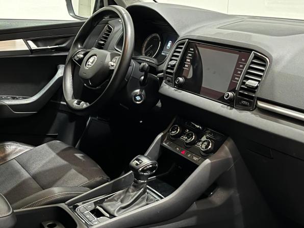 Skoda Karoq I с пробегом 2021 года, цена 2 420 000 рублей, 134017 км, внедорожник, Автокод Объявления