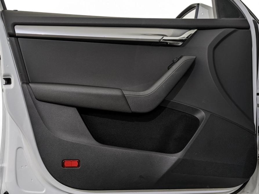 Skoda Octavia III (A7) Рестайлинг Москва  - изображение 19
