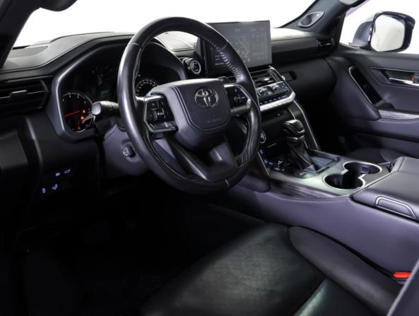 Toyota Land Cruiser 300 Series с пробегом 2023 года, цена 9 900 000 рублей, 77039 км, внедорожник, Автокод Объявления