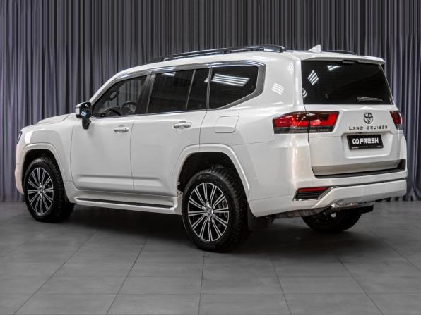 Toyota Land Cruiser 300 Series с пробегом 2023 года, цена 12 305 000 рублей, 72716 км, внедорожник, Автокод Объявления