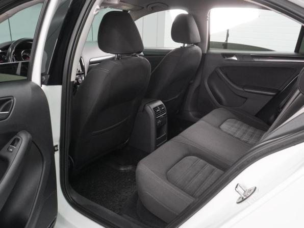 Volkswagen Jetta VI Рестайлинг с пробегом 2016 года, цена 1 149 000 рублей, 231423 км, седан, Автокод Объявления