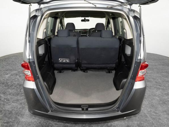 Honda Freed I с пробегом 2009 года, цена 1 015 000 рублей, 136781 км, компактвэн, Автокод Объявления