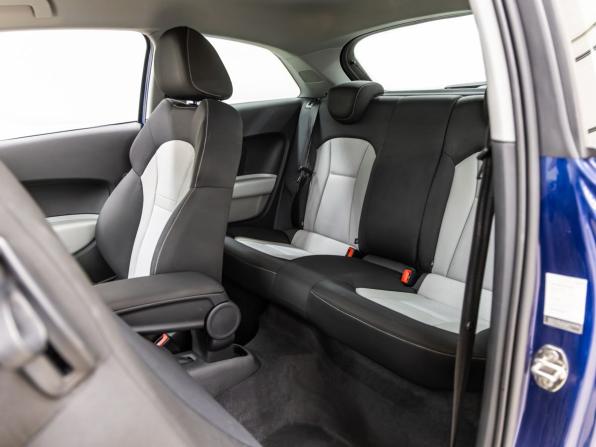 Audi A1 I (8X) с пробегом 2011 года, цена 998 000 рублей, 120104 км, хэтчбек, Автокод Объявления