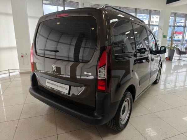 Peugeot Partner II Рестайлинг 2 с пробегом 2021 года, цена 2 070 000 рублей, 29631 км, компактвэн, Автокод Объявления