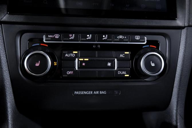 Volkswagen Golf VI с пробегом 2011 года, цена 699 000 рублей, 215000 км, хэтчбек, Автокод Объявления