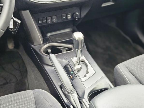 Toyota RAV4 IV (XA40) Рестайлинг с пробегом 2016 года, цена 2 300 000 рублей, 107598 км, внедорожник, Автокод Объявления