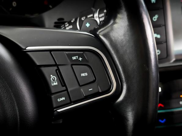 Jaguar F-Pace I с пробегом 2018 года, цена 2 650 000 рублей, 172162 км, внедорожник, Автокод Объявления