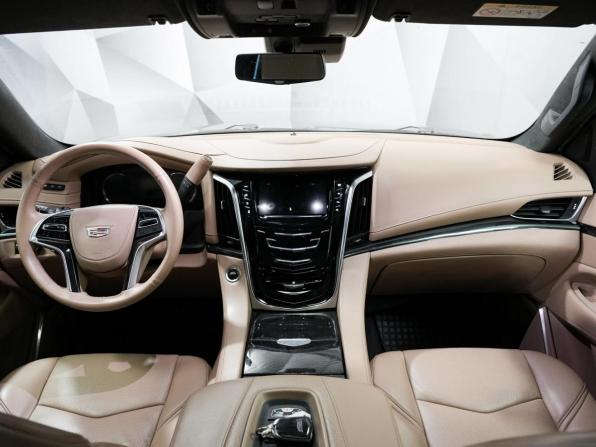 Cadillac Escalade IV с пробегом 2017 года, цена 5 350 000 рублей, 81684 км, внедорожник, Автокод Объявления