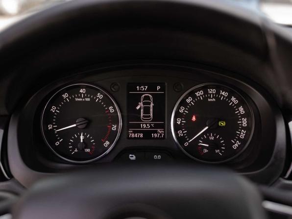 Skoda Rapid I с пробегом 2015 года, цена 1 180 000 рублей, 78478 км, лифтбек, Автокод Объявления