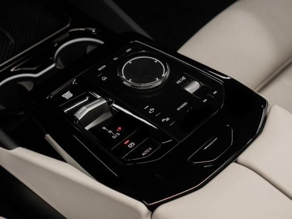 BMW 5 серии VIII (G60/G61/G68) с пробегом 2024 года, цена 7 000 000 рублей, 15377 км, седан, Автокод Объявления