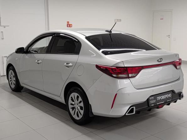 Kia Rio IV Рестайлинг с пробегом 2021 года, цена 1 360 000 рублей, 102120 км, седан, Автокод Объявления