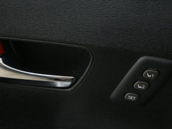 Toyota Venza I Рестайлинг с пробегом 2014 года, цена 2 258 000 рублей, 85000 км, внедорожник, Автокод Объявления