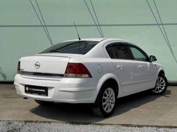 Opel Astra H Рестайлинг с пробегом 2013 года, цена 549 000 рублей, 287000 км, седан, Автокод Объявления