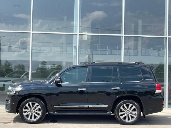 Toyota Land Cruiser 200 Series Рестайлинг 2 с пробегом 2017 года, цена 5 850 000 рублей, 231000 км, внедорожник, Автокод Объявления