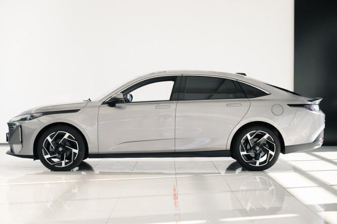 Changan Lamore с пробегом 2024 года, цена 2 019 000 рублей, 22066 км, седан, Автокод Объявления