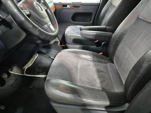 Volkswagen Multivan T5 Рестайлинг с пробегом 2010 года, цена 2 050 000 рублей, 258000 км, минивэн, Автокод Объявления