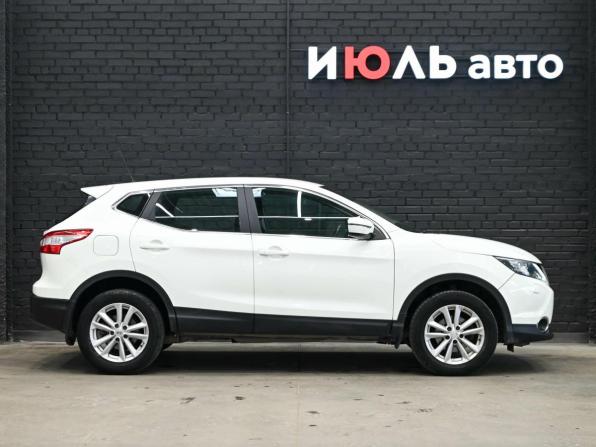Nissan Qashqai II с пробегом 2015 года, цена 1 900 000 рублей, 111075 км, внедорожник, Автокод Объявления